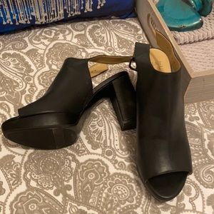 Naturalized slide.  Trendy. Never worn slide.